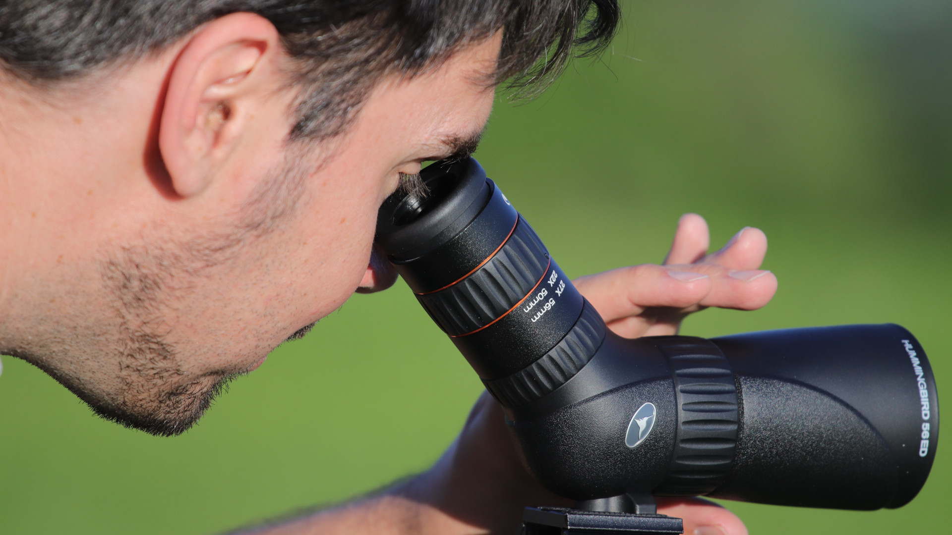 Wat betekenen de afkortingen HD en ED op de spotting scopes?